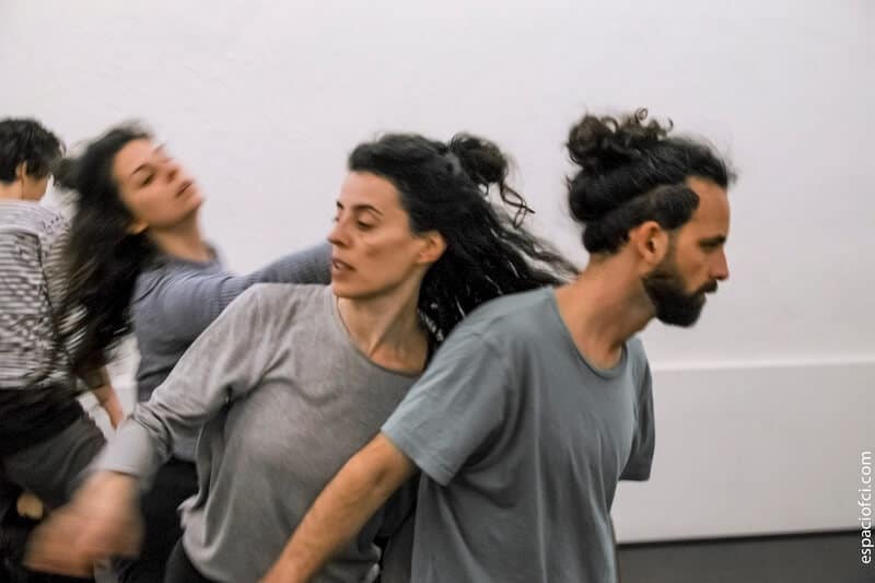 Danza contact improvisación