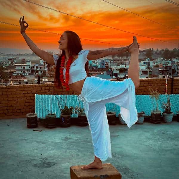 lucia-navarro-yoga-clases-madrid